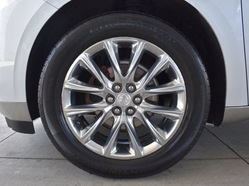Used 2018 Buick Enclave Premium w/ Experience Buick Package FWD image 13