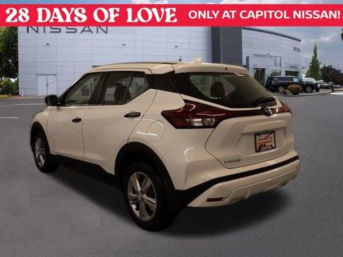 New 2025 Nissan Kicks Play S image 5