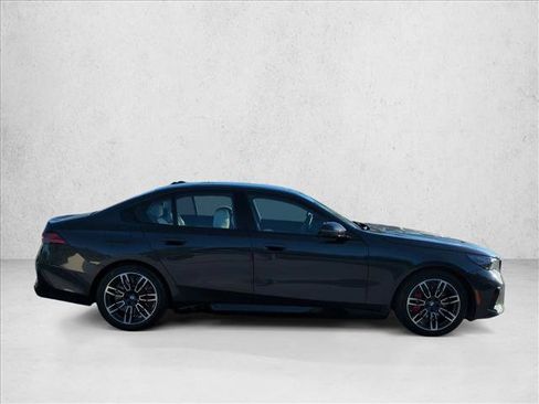 Certified 2026 BMW 550e xDrive AWD/4WD image 4