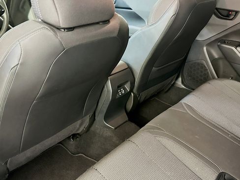 Used 2024 Subaru Crosstrek 2.0i Premium image 28