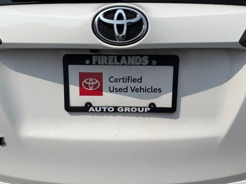 Used 2018 Toyota RAV4 XLE AWD/4WD image 10