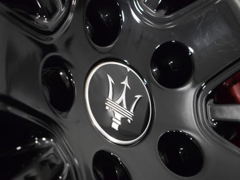 Certified 2022 Maserati Levante Modena image 18