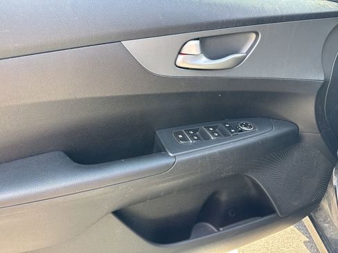 Certified 2019 Kia Forte LXS image 13