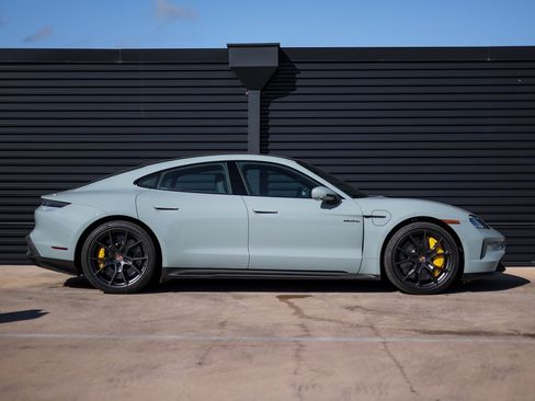 Certified 2025 Porsche Taycan GTS image 8