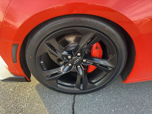 Used 2020 Chevrolet Camaro SS image 9