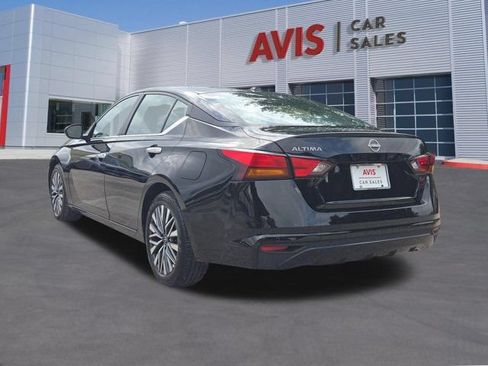 Used 2025 Nissan Altima 2.5 SV FWD image 10