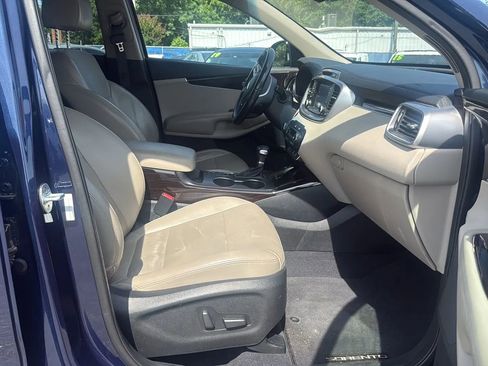 Used 2019 Kia Sorento EX FWD image 10