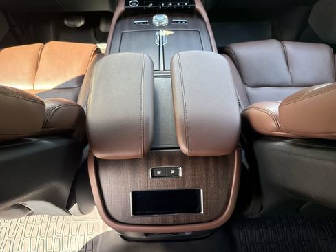 Used 2025 Lincoln Navigator L Reserve AWD/4WD image 21