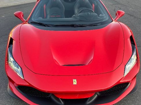 Used 2023 Ferrari F8 Tributo image 2