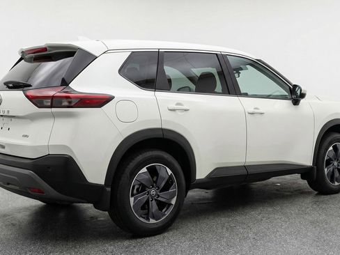 Used 2025 Nissan Rogue SV image 9