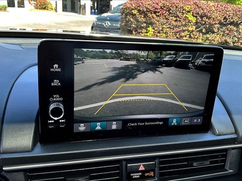 Certified 2025 Honda Pilot Touring image 27