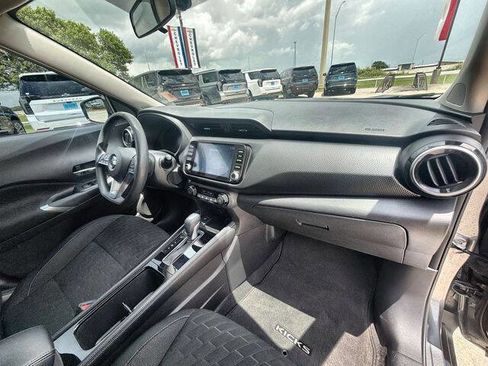 Used 2021 Nissan Kicks SV FWD image 28