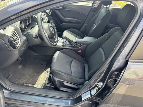 Used 2016 MAZDA MAZDA3 i Sport FWD image 9