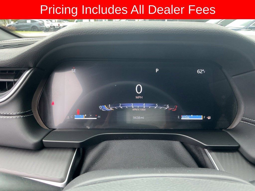 Used 2025 Jeep Grand Cherokee Altitude RWD image 14