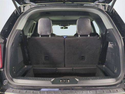 Used 2022 Ford Explorer Limited w/ Equipment Group 301A RWD image 13