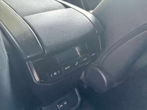 Used 2025 Toyota Highlander XSE AWD/4WD image 22