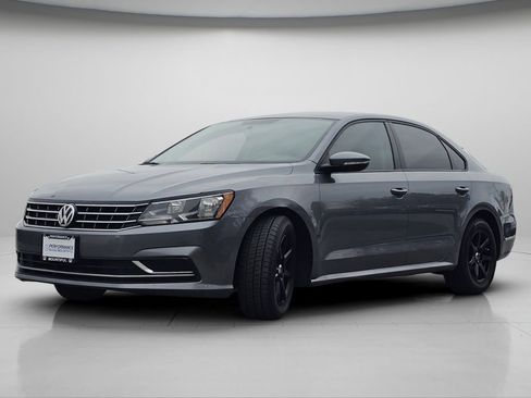 Used 2018 Volkswagen Passat 2.0T S image 17