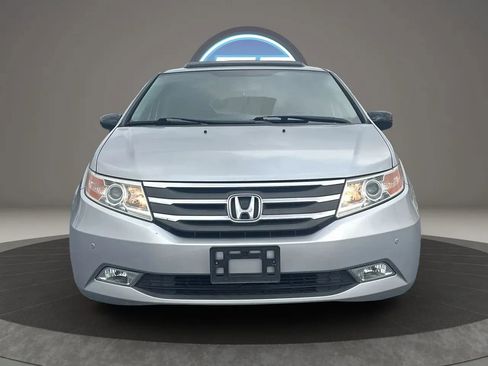 Used 2013 Honda Odyssey Touring Elite image 9