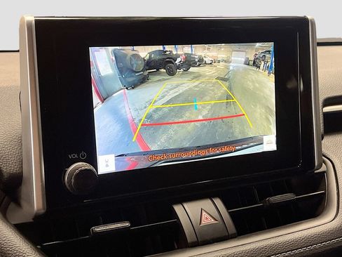 Used 2024 Toyota RAV4 LE AWD/4WD image 14