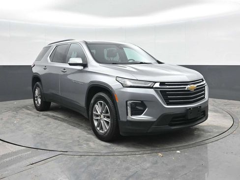 Used 2023 Chevrolet Traverse LT FWD image 6