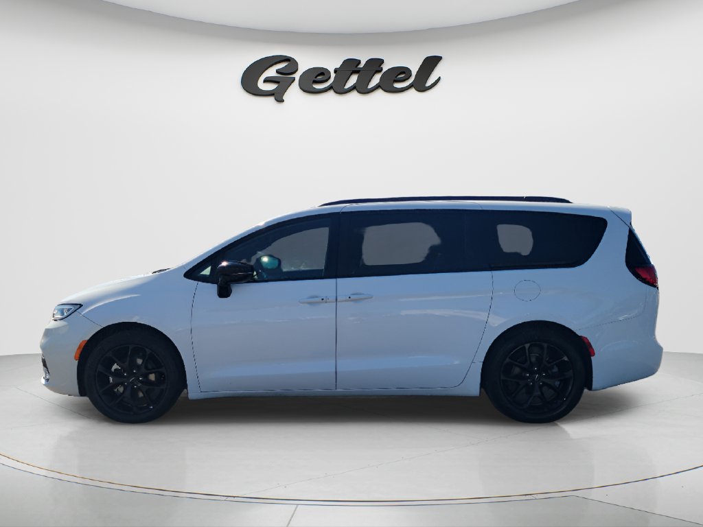Used 2025 Chrysler Pacifica Limited FWD image 8