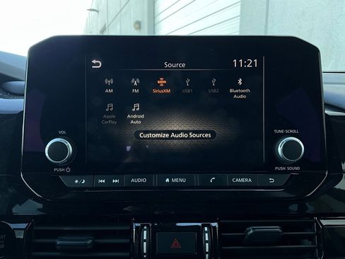 Used 2025 Nissan Pathfinder SV image 32