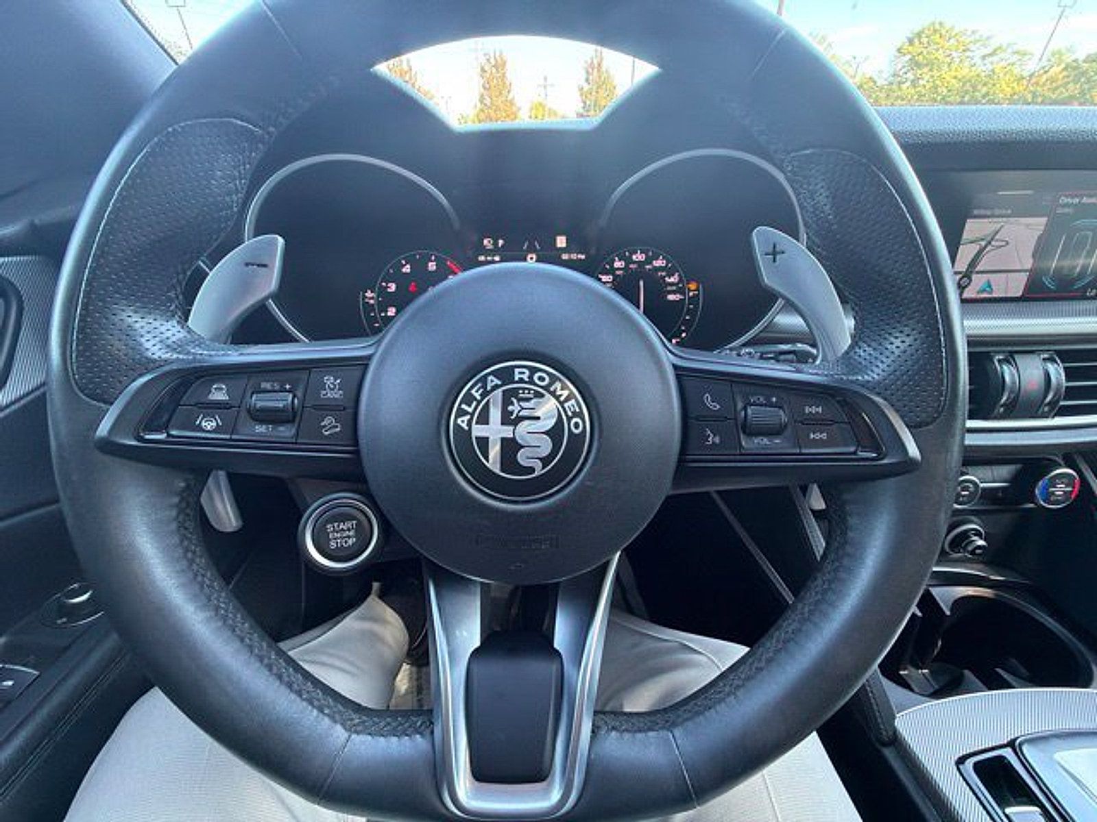Used 2023 Alfa Romeo Stelvio Veloce AWD/4WD image 21