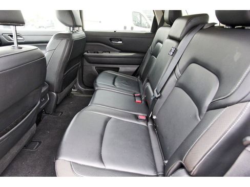 Used 2023 Nissan Pathfinder SL FWD image 9