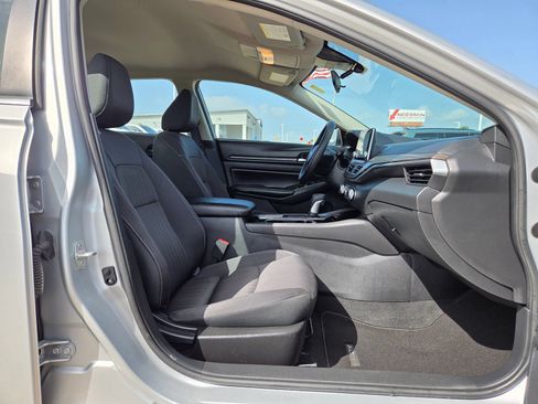 Used 2024 Nissan Altima 2.5 SV FWD image 19