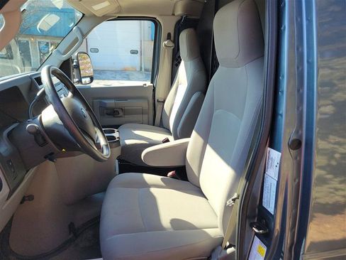 Used 2014 Ford E-350 and Econoline 350 Super Duty w/ Insulation Package image 9