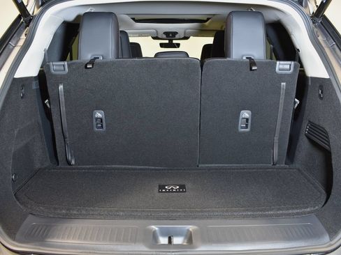 Certified 2026 INFINITI QX60 Luxe w/ Cargo Package AWD/4WD image 32