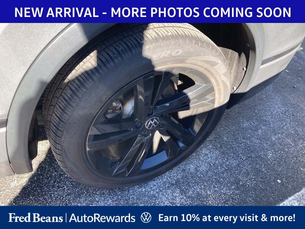 Certified 2024 Volkswagen Tiguan SE R-Line AWD/4WD image 7