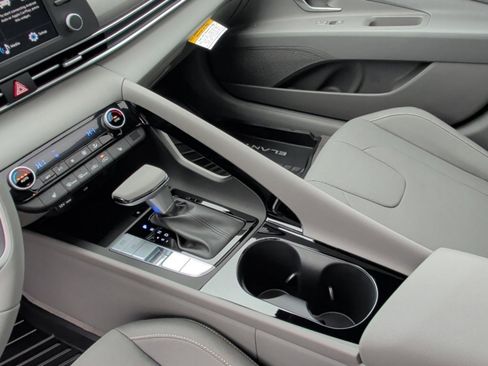 New 2026 Hyundai Elantra SEL Sport Premium image 25