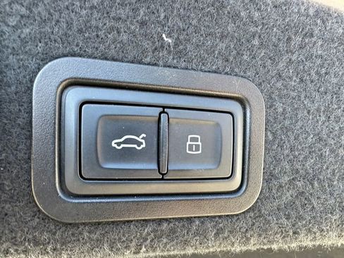 Used 2017 Audi S6 Prestige w/ S6 Sport Package image 10