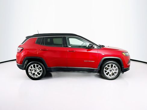 Used 2025 Jeep Compass Limited image 10