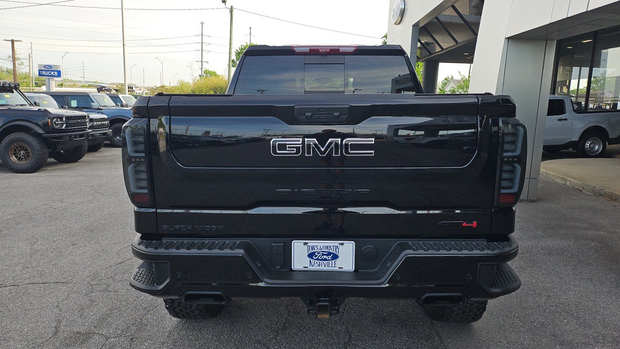 Used 2025 GMC Sierra 1500 AT4 w/ AT4 Premium Package AWD/4WD image 5