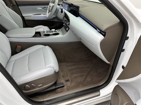 Used 2026 Genesis GV70 2.5T Advanced image 25