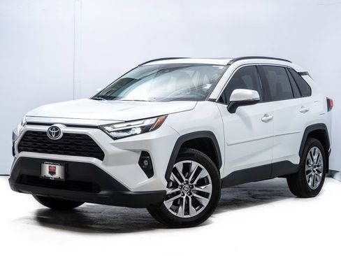 Used 2023 Toyota RAV4 XLE Premium image 1