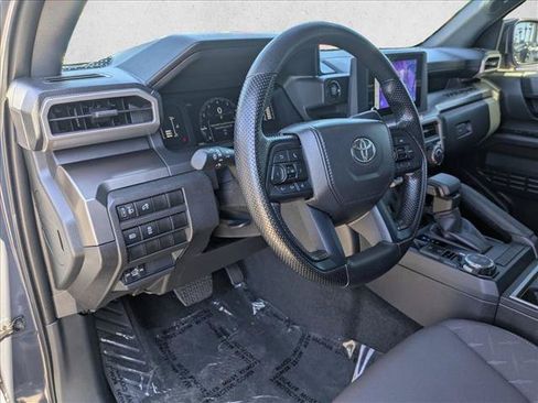 Certified 2025 Toyota Tacoma SR5 AWD/4WD image 10