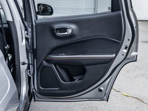 Used 2019 Jeep Compass Limited AWD/4WD image 16
