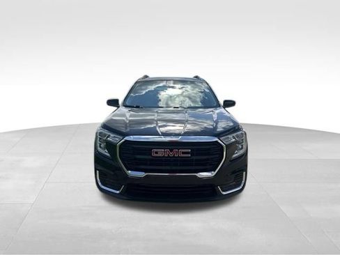 Used 2022 GMC Terrain SLE w/ Driver Convenience Package FWD image 8