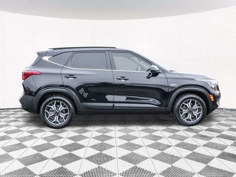 Used 2023 Kia Seltos EX image 12