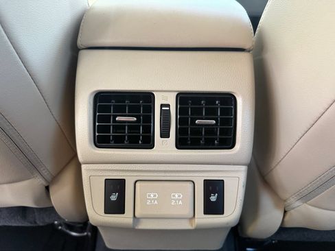 Used 2019 Subaru Outback 3.6R Limited AWD/4WD image 13