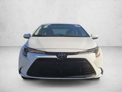 Used 2024 Toyota Corolla LE FWD image 2