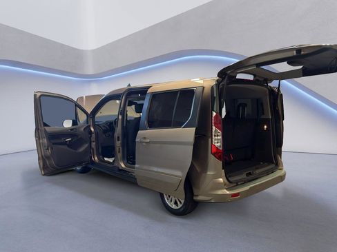 Used 2019 Ford Transit Connect XLT FWD image 10