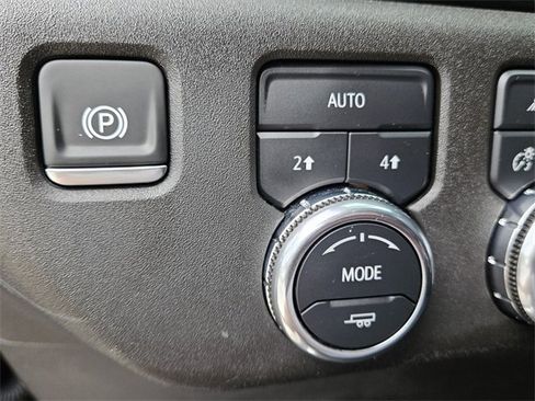 Used 2025 GMC Sierra 1500 SLT image 12