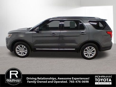 Used 2019 Ford Explorer XLT AWD/4WD image 3