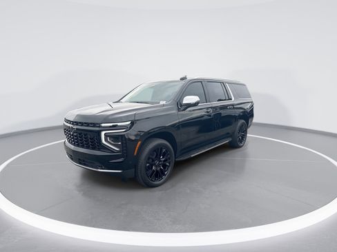 New 2026 Chevrolet Suburban Premier image 5