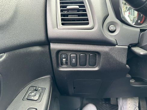 Used 2015 Mitsubishi Outlander Sport SE AWD/4WD image 19
