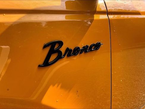 Used 2022 Ford Bronco Outer Banks AWD/4WD image 12